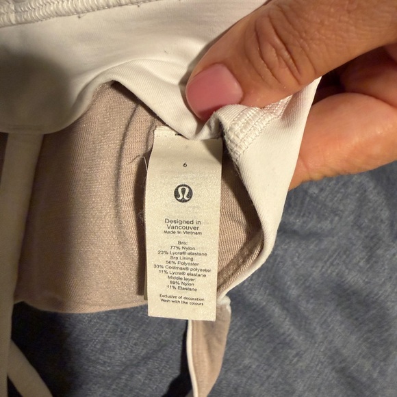Lululemon Sports Bra 🖤 | Size 6 | Color White - Picture 5 of 5